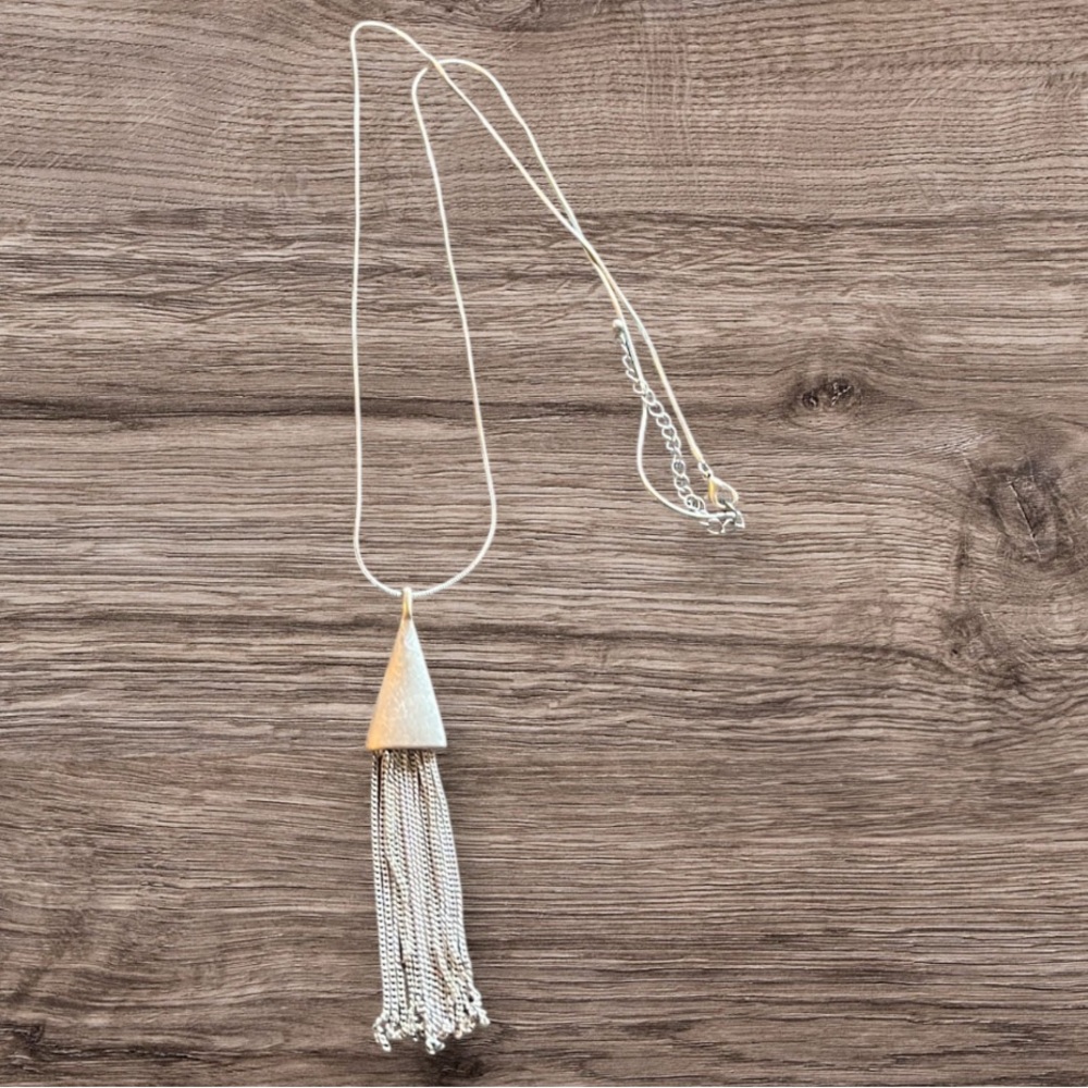 Elegant Silver Tassel Pendant Necklace